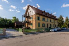 Hauptbild Wohnen im historischen Alter Bahnhof mit gehobener Ausstattung, EBK und Balkon in Eutingen im Gäu